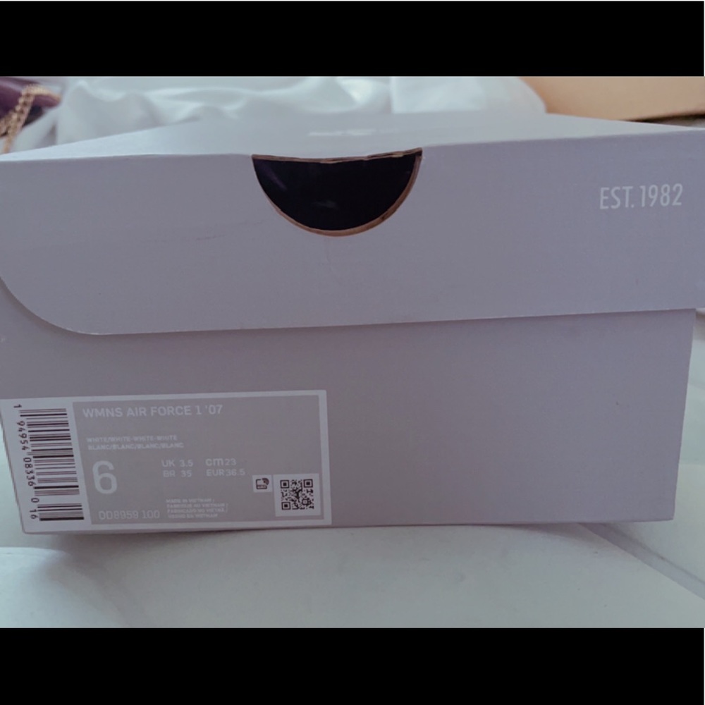 AF1 07 - Picture 3 of 3